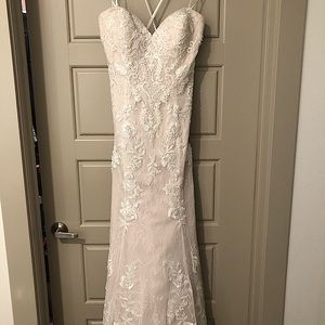Sincerity bridal gown  size 16 Never worn- unaltered.